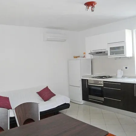 Apartment Modern Near Beach Brodarica (Sibenik-Knin)