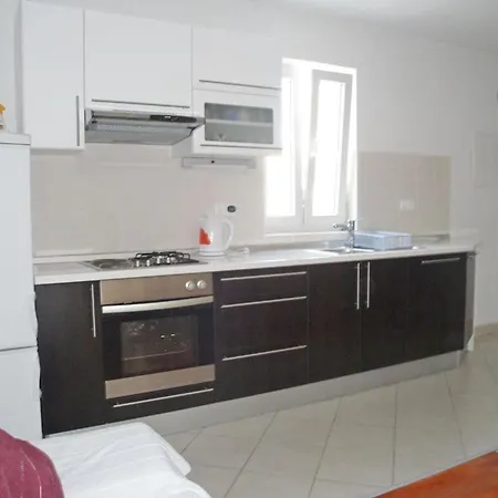 Modern Near Beach *