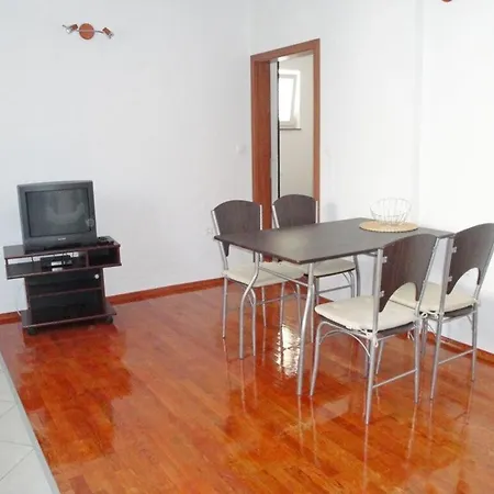 Modern Near Beach *